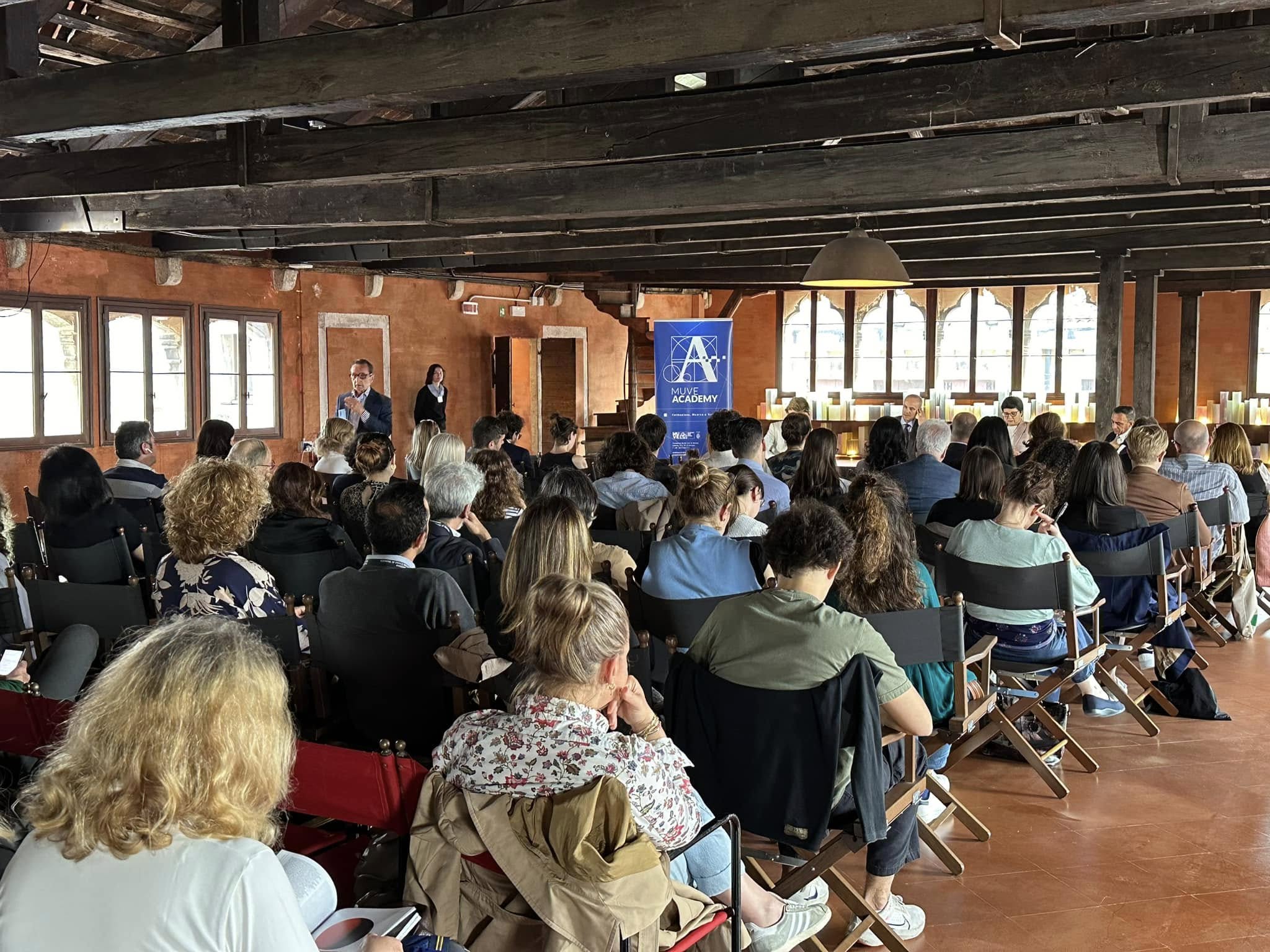 una conferenza